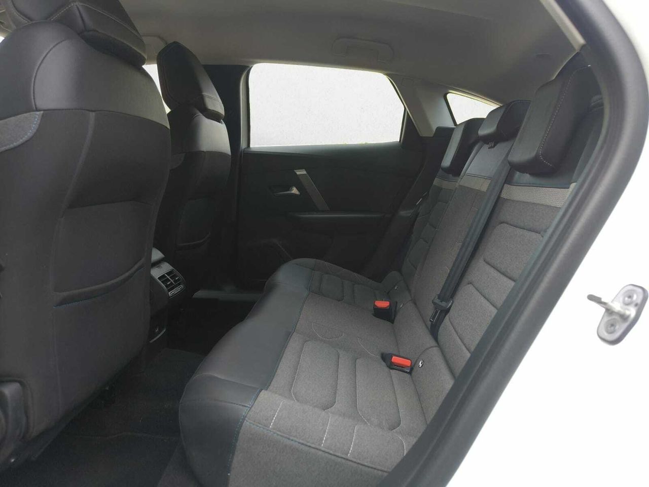 Citroën C4 FEEL PACK BLUE HDI 130 CV EAT8  - Foto 2