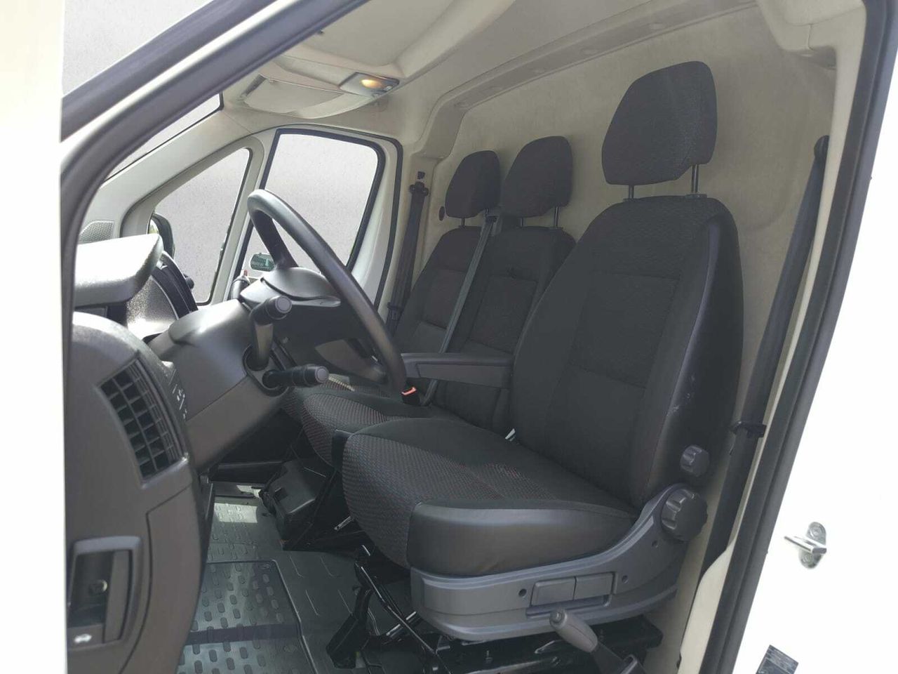 Peugeot Boxer FG PACK 335 L2 H2 BLUE HDI 140 CV  - Foto 2