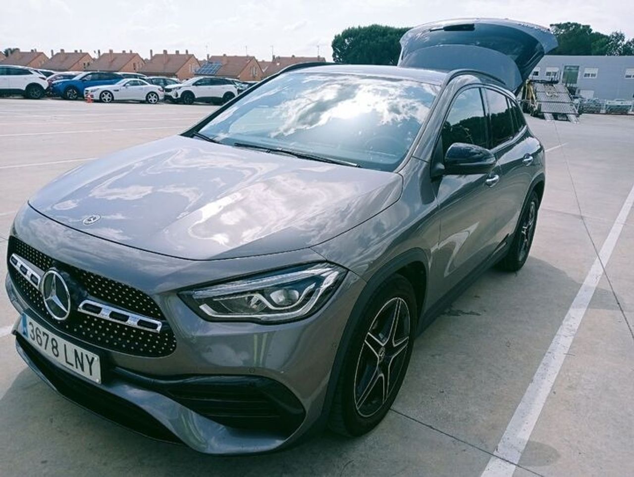 Mercedes GLA 200 D AMG LINE + PAQUETE PREMIUM+ SMARTPHONE  - Foto 2