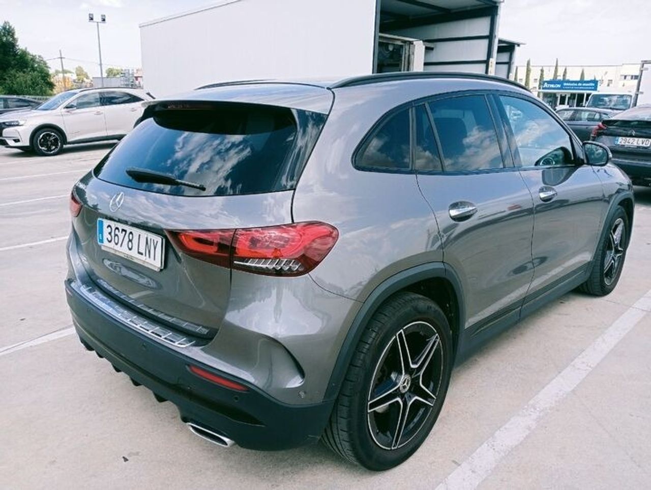 Mercedes GLA 200 D AMG LINE + PAQUETE PREMIUM+ SMARTPHONE  - Foto 2