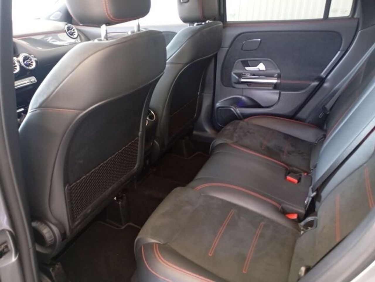 Mercedes GLA 200 D AMG LINE + PAQUETE PREMIUM+ SMARTPHONE  - Foto 2