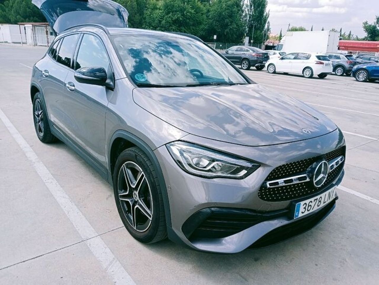 Mercedes GLA 200 D AMG LINE + PAQUETE PREMIUM+ SMARTPHONE  - Foto 2