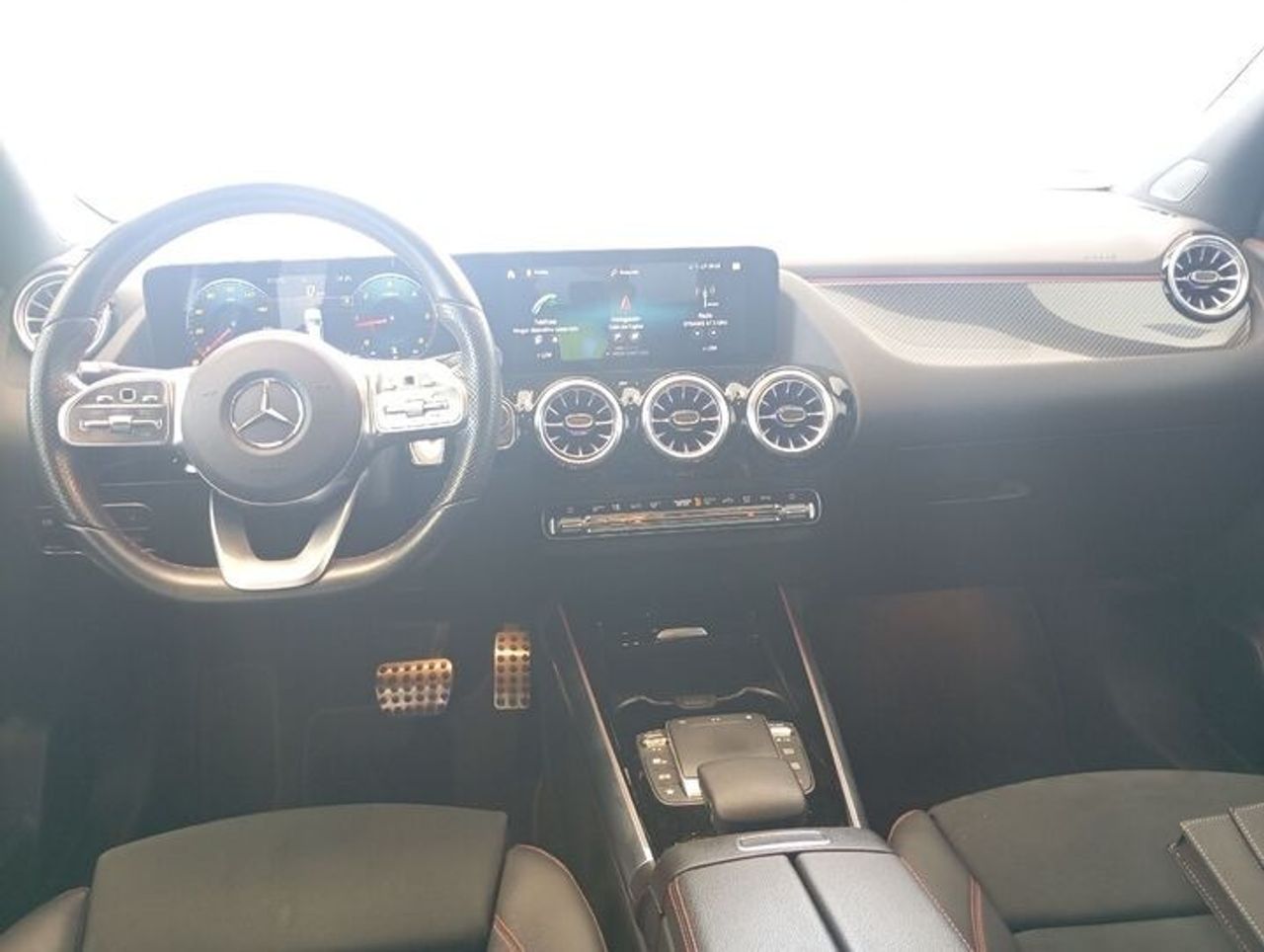 Mercedes GLA 200 D AMG LINE + PAQUETE PREMIUM+ SMARTPHONE  - Foto 2