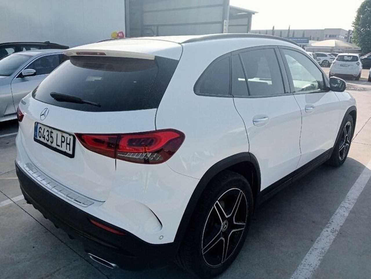 Mercedes GLA 200 D AMG LINE + PAQUETE PREMIUM+ SMARTPHONE  - Foto 2
