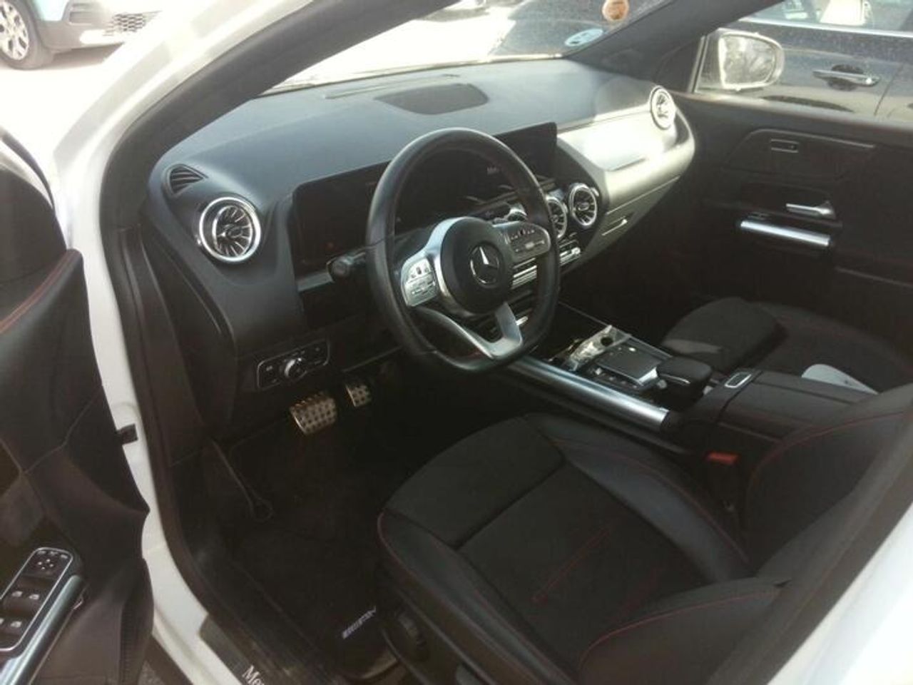 Mercedes GLA 200 D AMG LINE + PAQUETE PREMIUM+ SMARTPHONE  - Foto 2