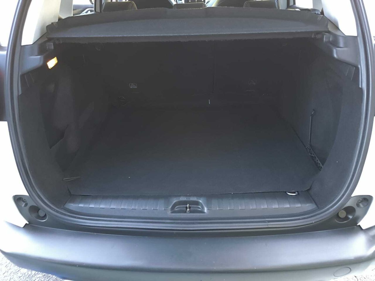 Peugeot 2008 ALLURE BLUE HDI 120 CV EAT6  - Foto 2