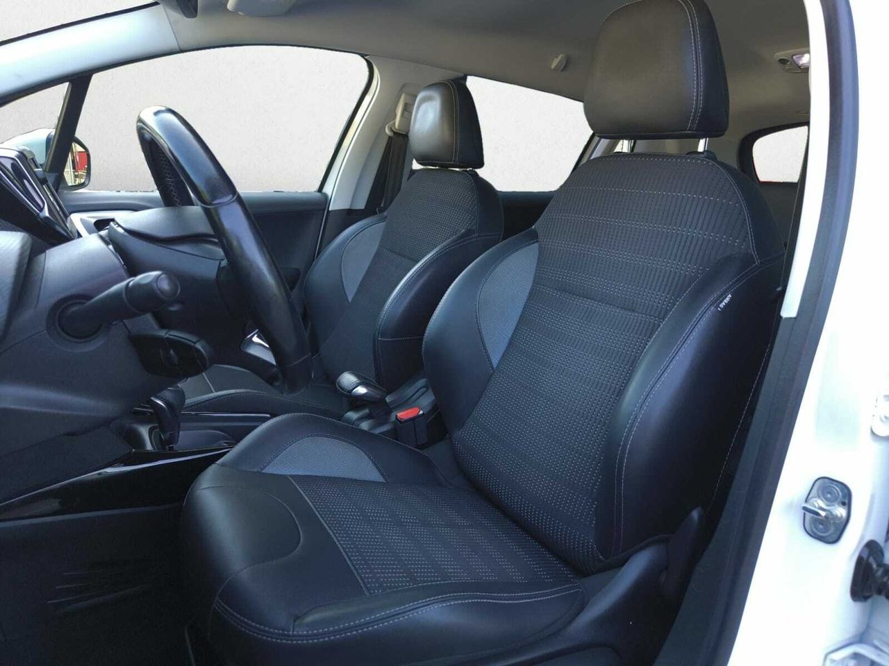 Peugeot 2008 ALLURE BLUE HDI 120 CV EAT6  - Foto 2