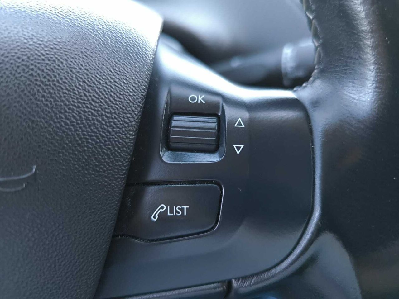 Peugeot 2008 ALLURE BLUE HDI 120 CV EAT6  - Foto 2