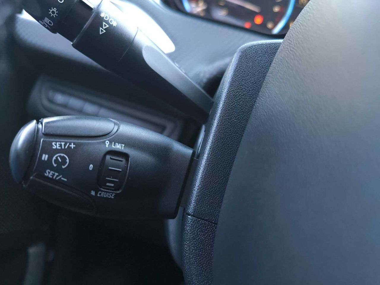 Peugeot 2008 ALLURE BLUE HDI 120 CV EAT6  - Foto 2