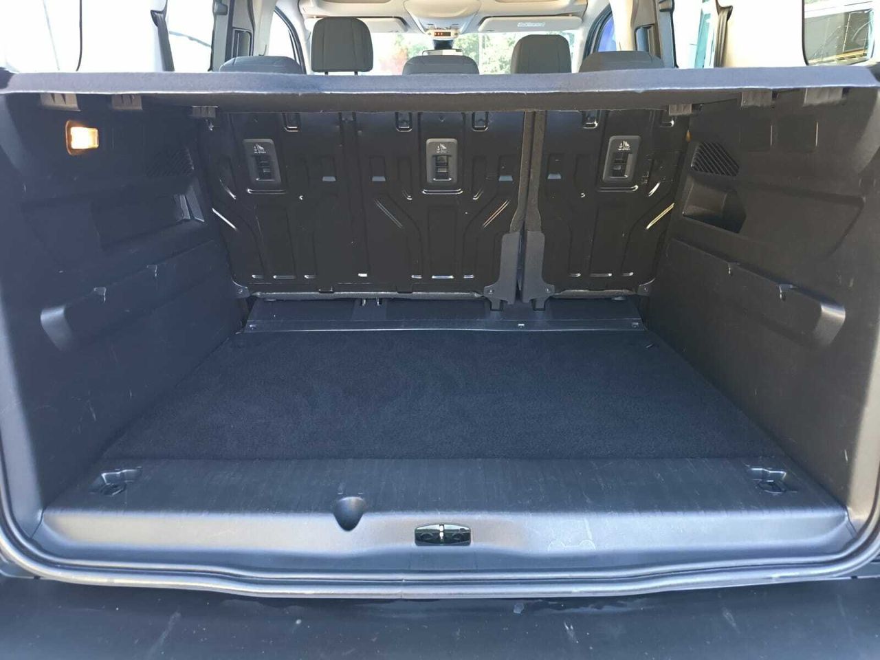 Peugeot Rifter NAV + BLUE HDI 100 CV STANDARD  - Foto 2