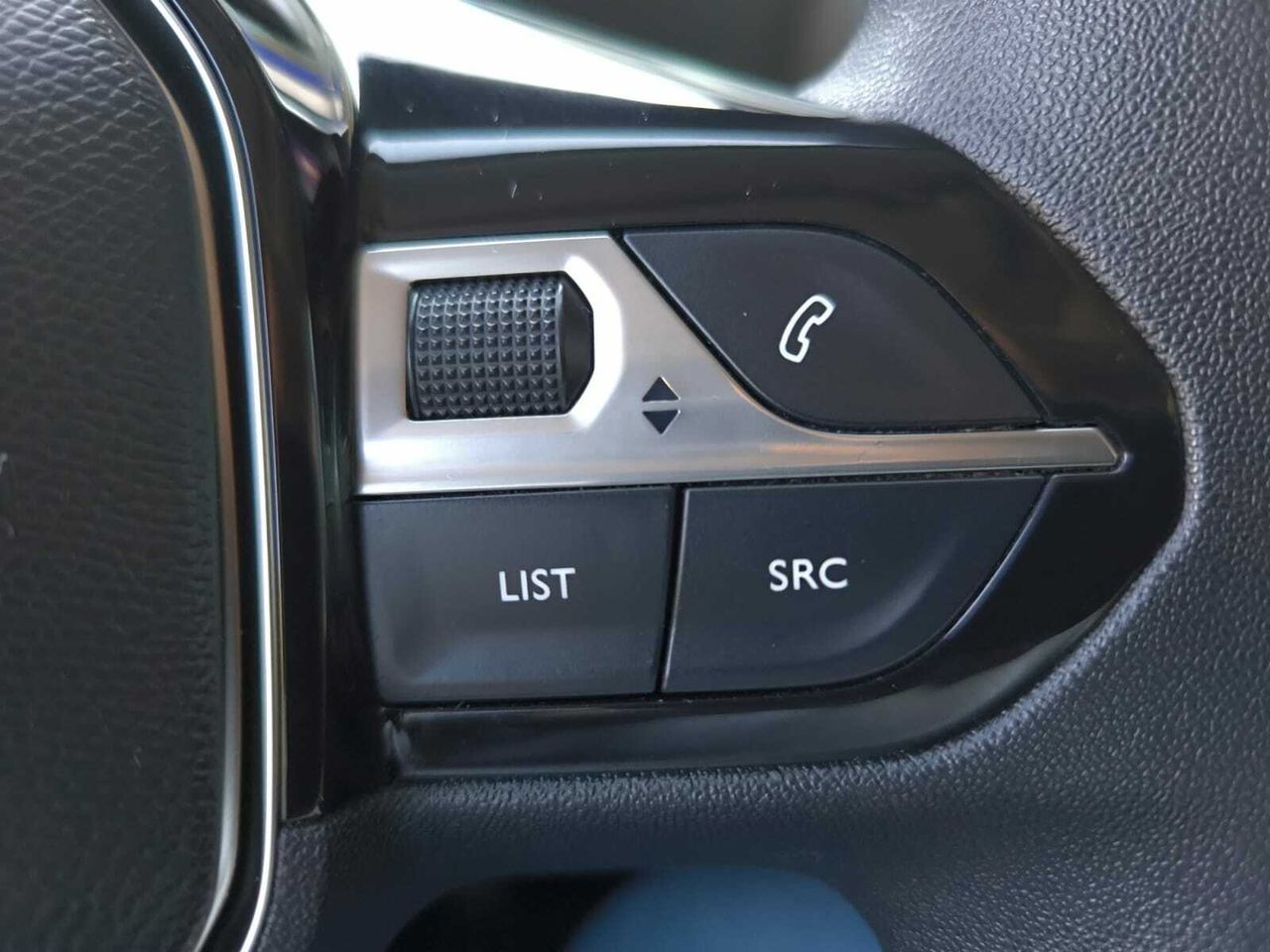 Peugeot Rifter NAV + BLUE HDI 100 CV STANDARD  - Foto 2