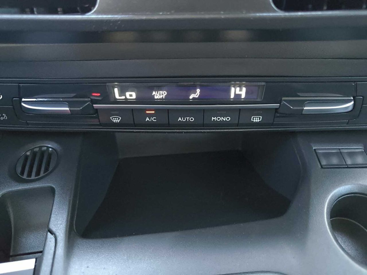 Peugeot Rifter NAV + BLUE HDI 100 CV STANDARD  - Foto 2