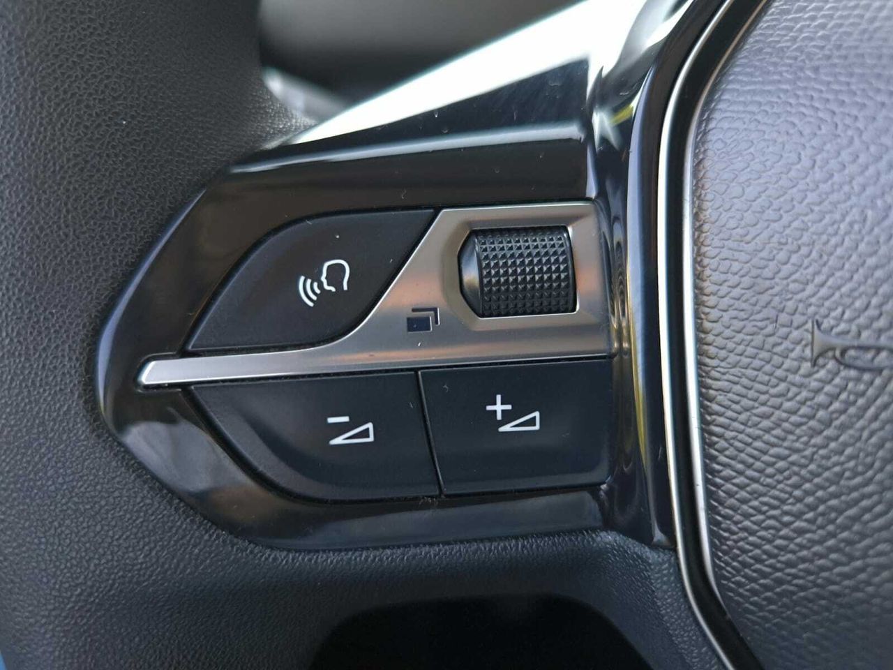 Peugeot Rifter NAV + BLUE HDI 100 CV STANDARD  - Foto 2