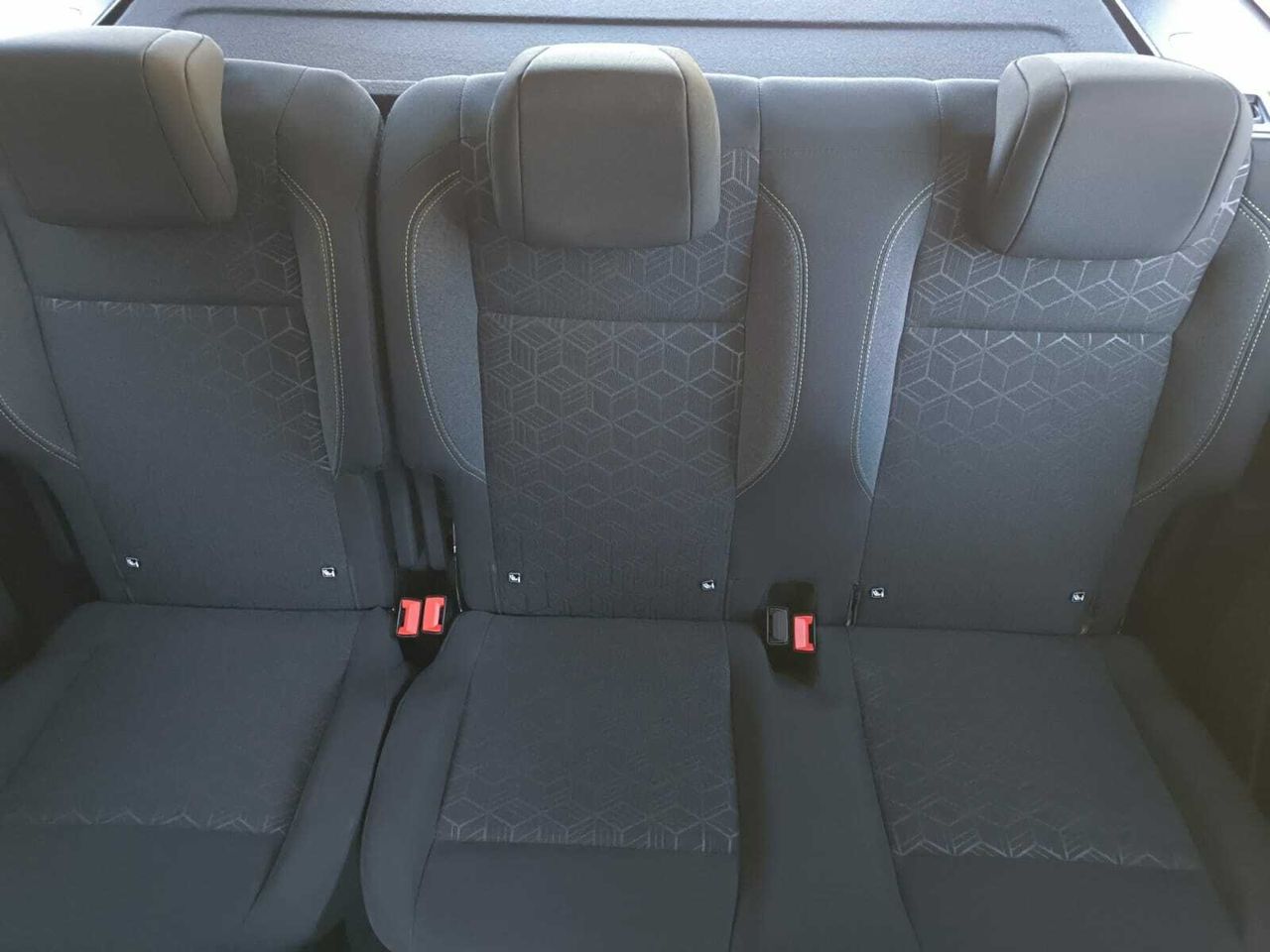 Peugeot Rifter NAV + BLUE HDI 100 CV STANDARD  - Foto 2