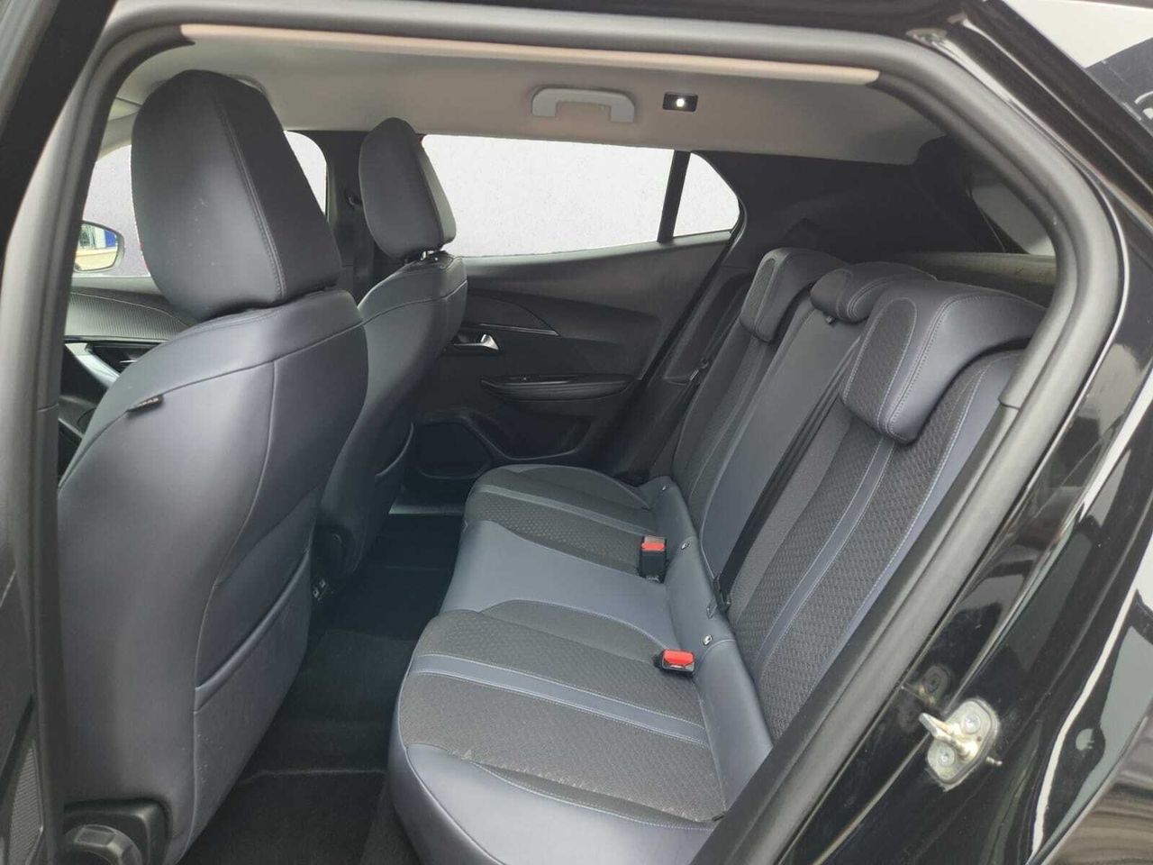 Peugeot 2008 ALLURE BLUE HDI 100 CV 6 VEL  - Foto 2