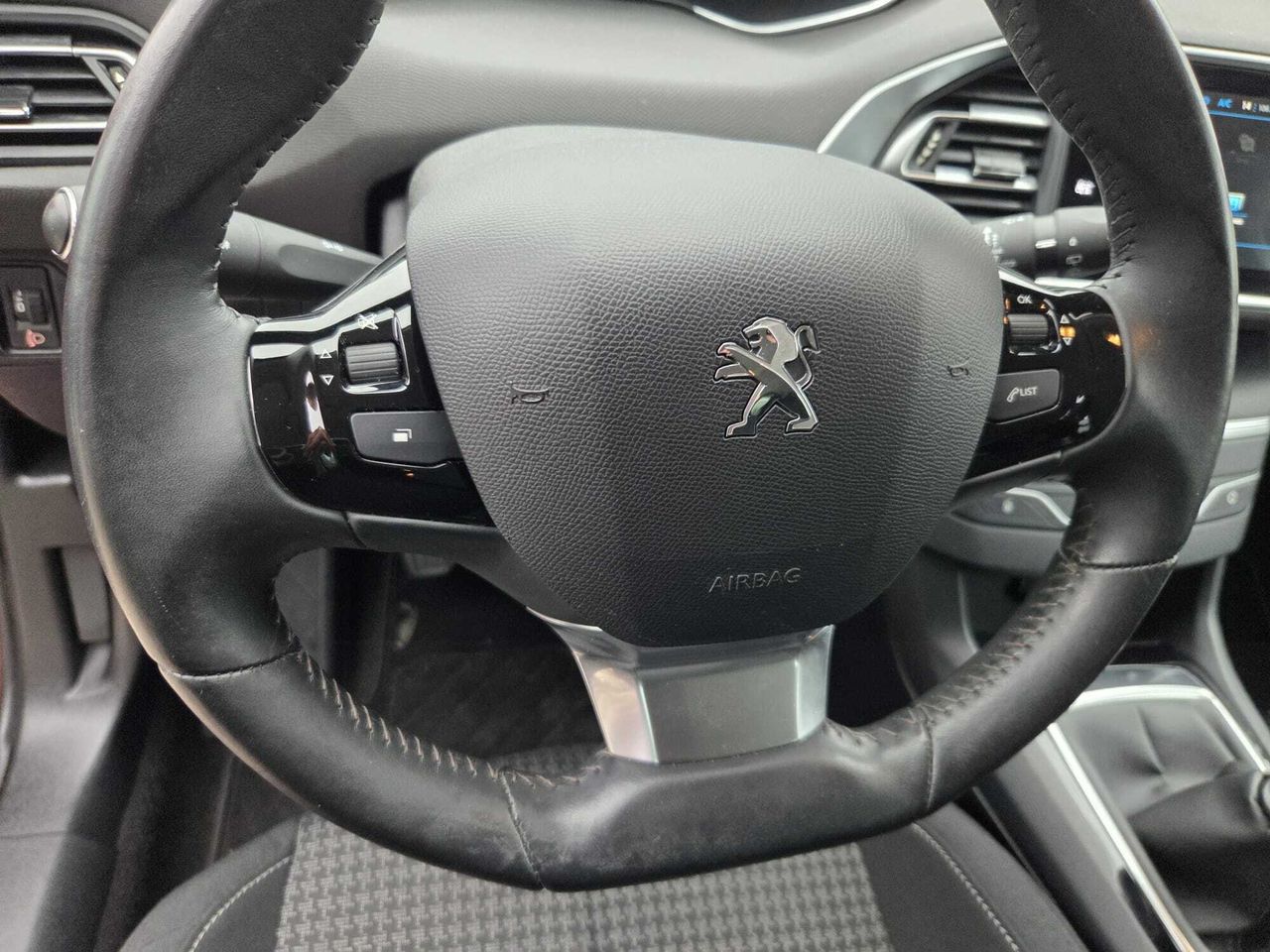 Peugeot 308 ACTIVE PACK BLUE HDI 130 CV  - Foto 2