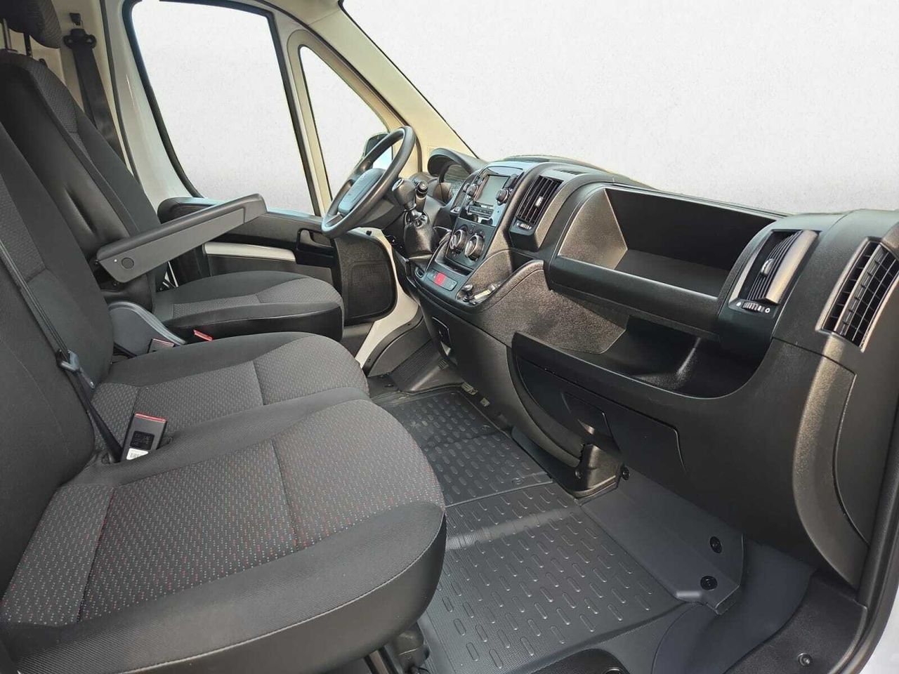 Peugeot Boxer FG 335 L3 H2 BLUE HDI 140 CV  - Foto 2