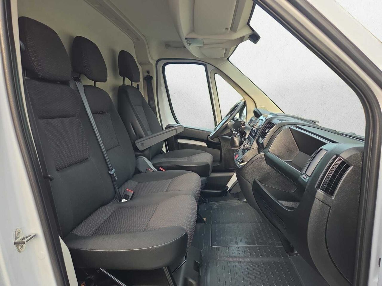 Peugeot Boxer FG 335 L3 H2 BLUE HDI 140 CV  - Foto 2