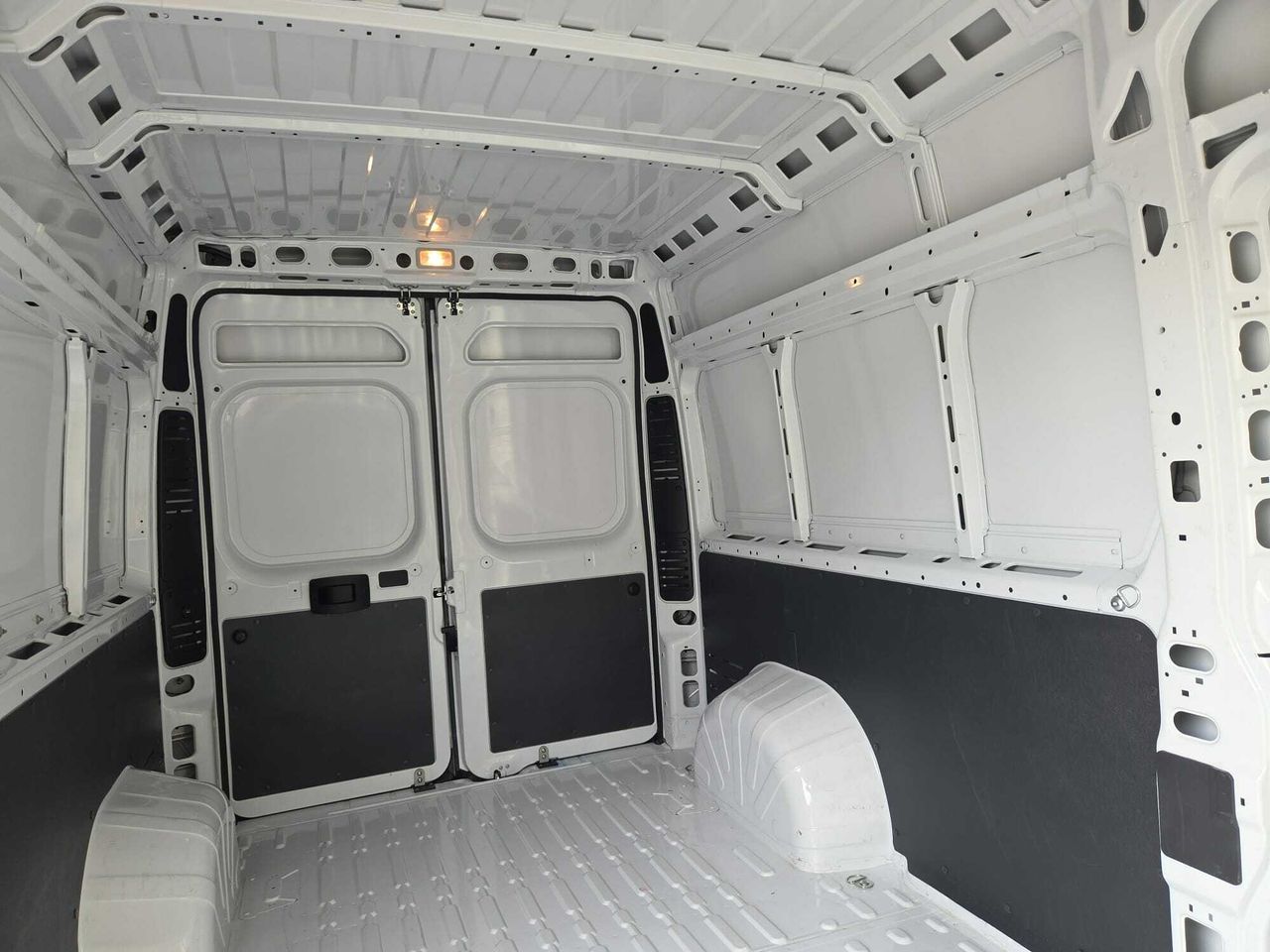 Peugeot Boxer FG 335 L3 H2 BLUE HDI 140 CV  - Foto 2