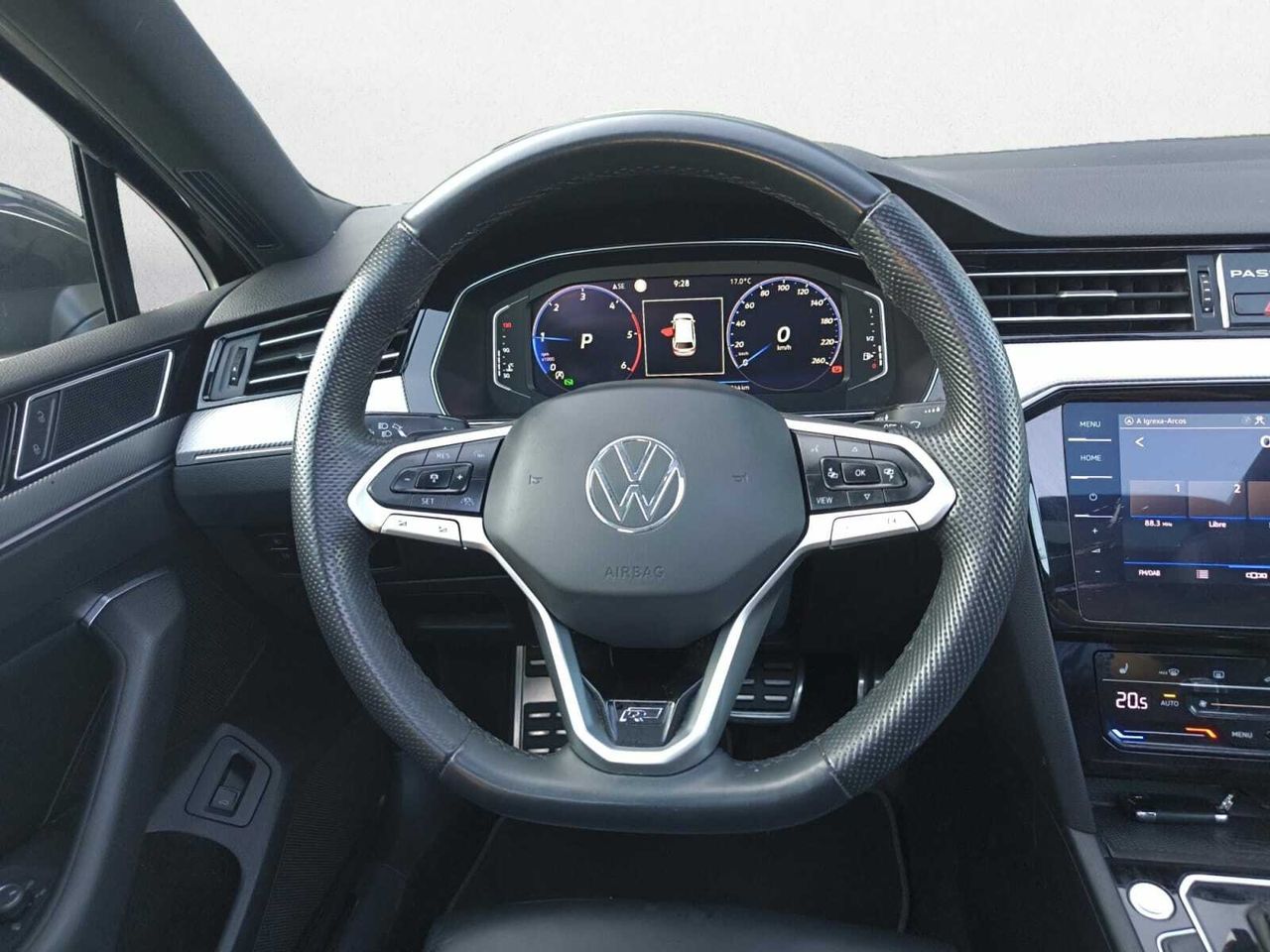 Volkswagen Passat VARIANT R LINE 2.0 TDI 110 KW 150 CV DSG  - Foto 2