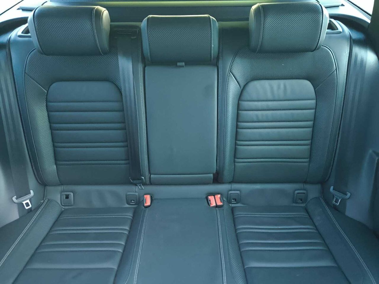 Volkswagen Passat VARIANT R LINE 2.0 TDI 110 KW 150 CV DSG  - Foto 2