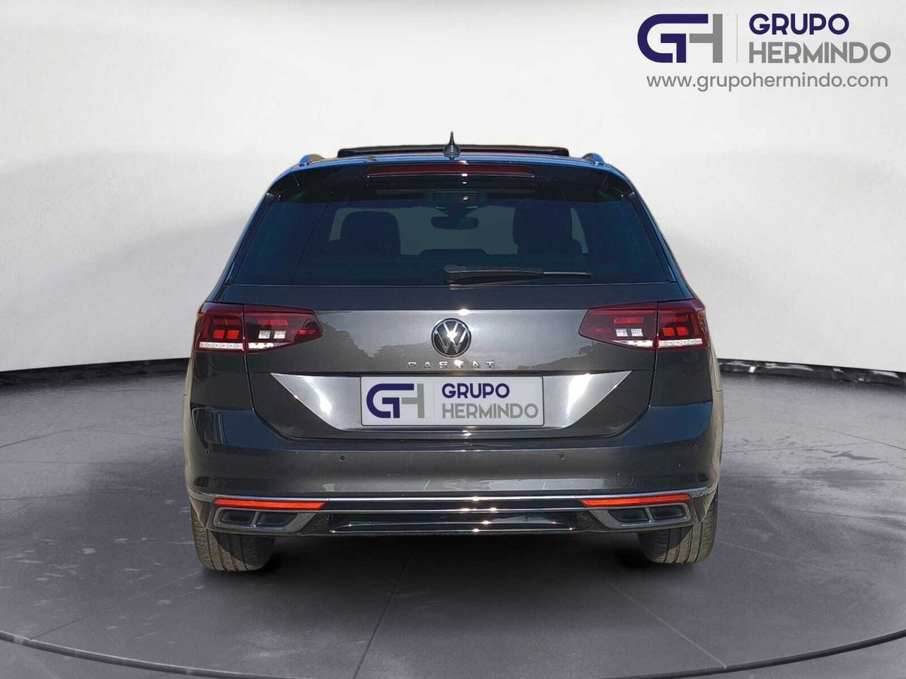 Volkswagen Passat VARIANT R LINE 2.0 TDI 110 KW 150 CV DSG  - Foto 2