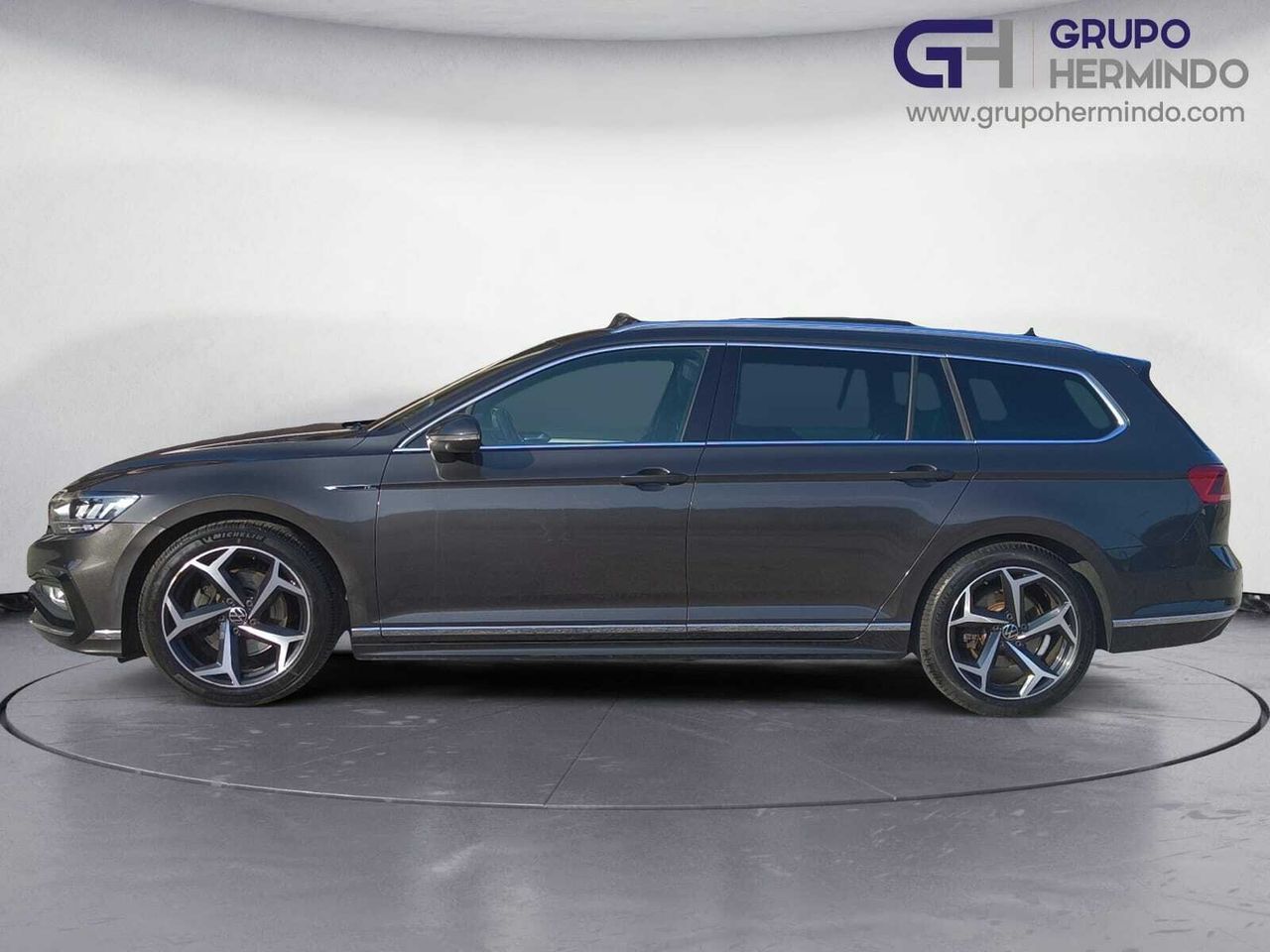 Volkswagen Passat VARIANT R LINE 2.0 TDI 110 KW 150 CV DSG  - Foto 2