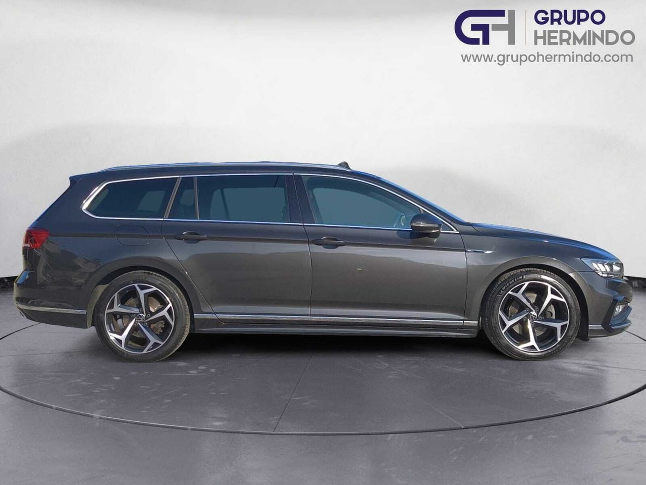 Volkswagen Passat VARIANT R LINE 2.0 TDI 110 KW 150 CV DSG  - Foto 2