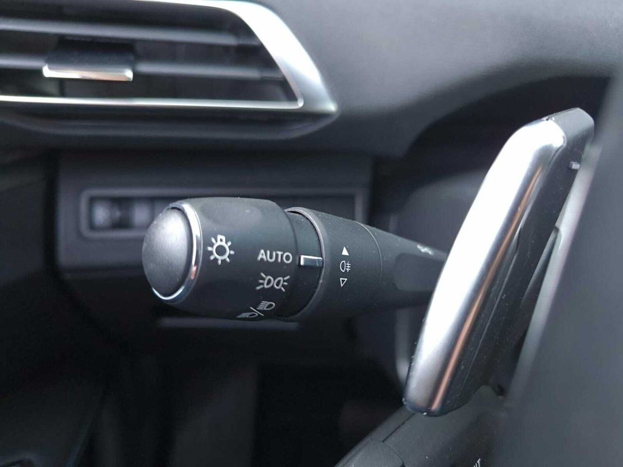 Peugeot 3008 Hybrid ALLURE PACK 225 e EAT8  - Foto 2