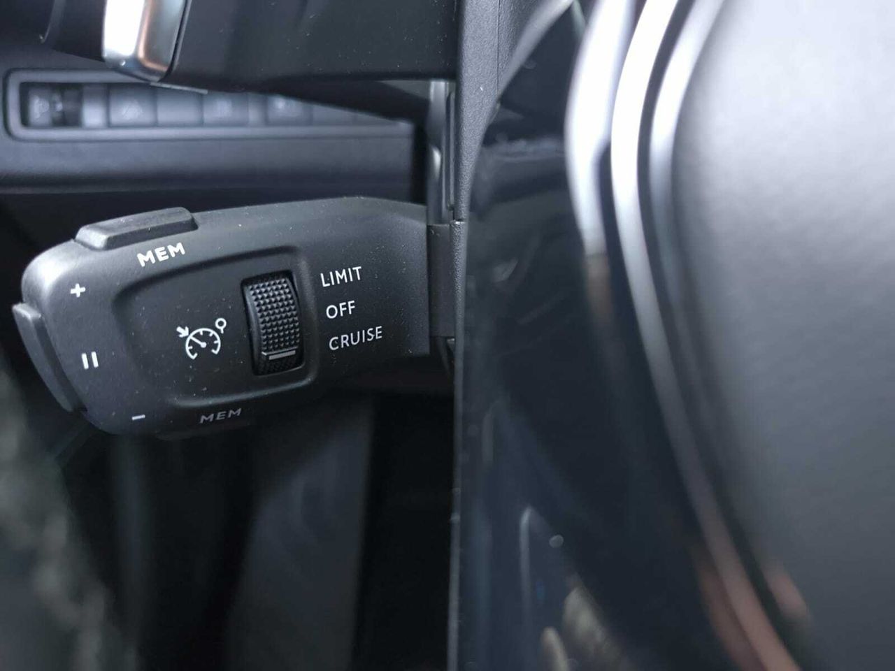 Peugeot 3008 Hybrid ALLURE PACK 225 e EAT8  - Foto 2
