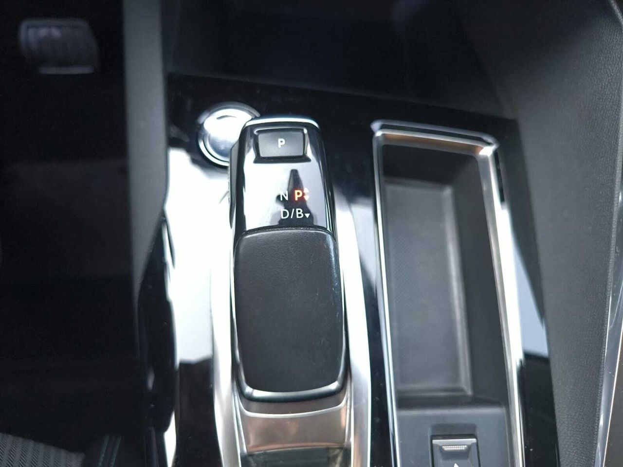 Peugeot 3008 Hybrid ALLURE PACK 225 e EAT8  - Foto 2