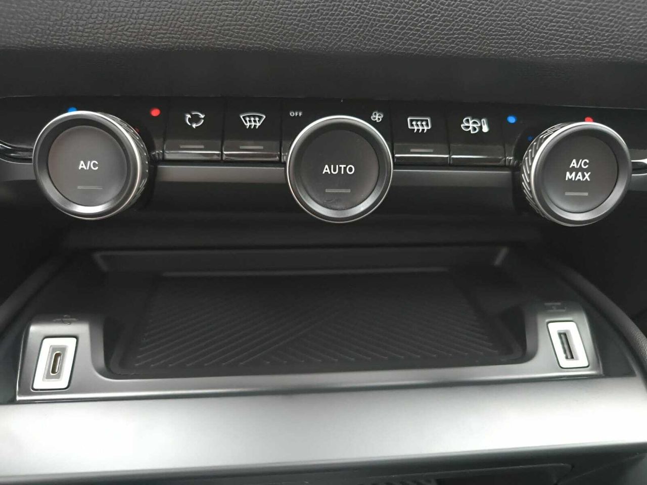Citroën C4 BLUE HDI 130 CV SHINE EAT8  - Foto 2