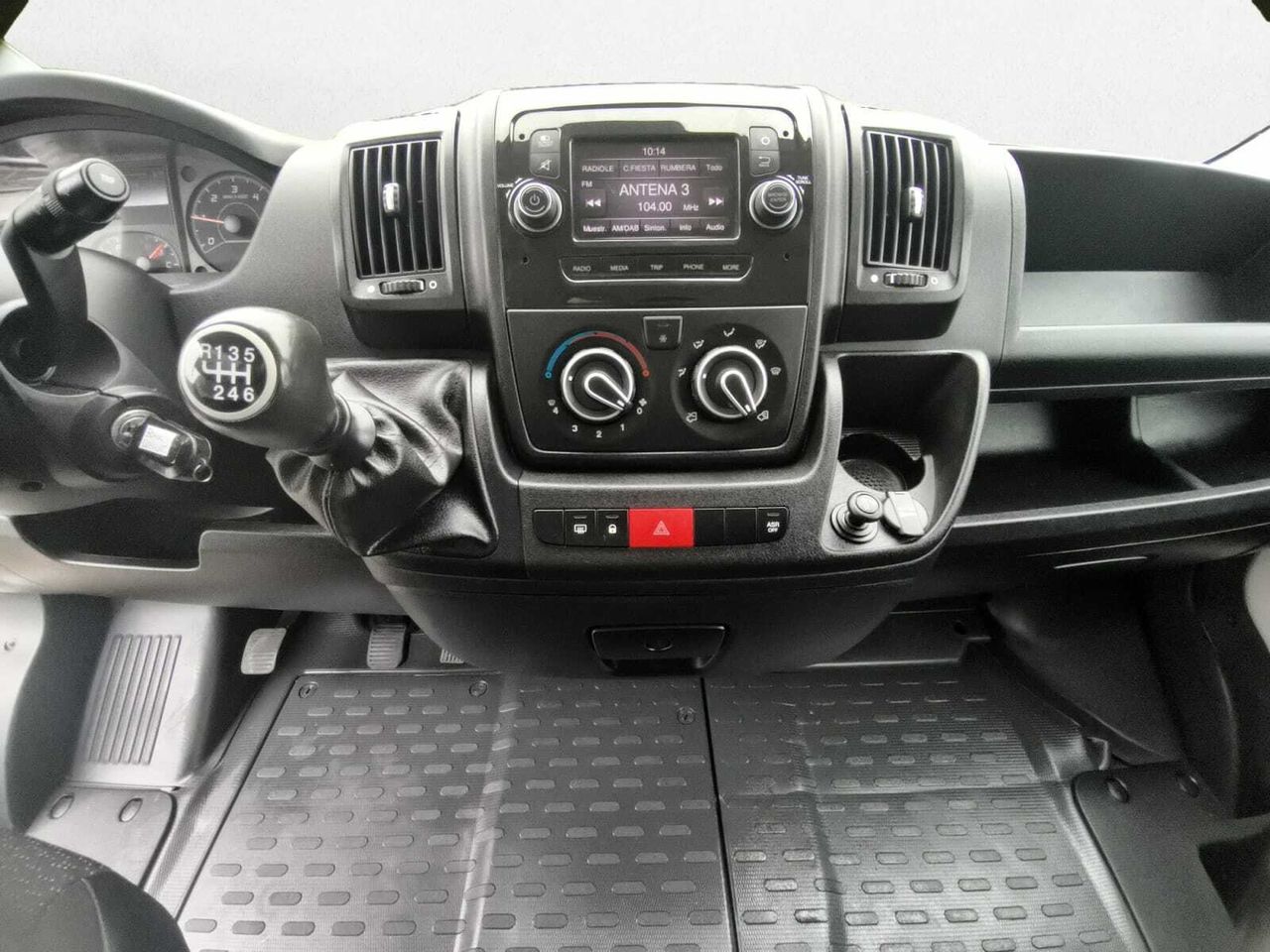 Peugeot Boxer FG PACK 335 L2 H2 BLUE HDI 140 CV  - Foto 2