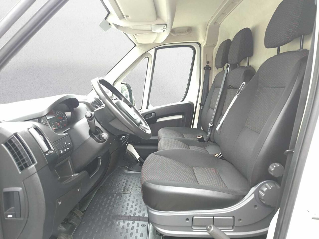Peugeot Boxer FG PACK 335 L2 H2 BLUE HDI 140 CV  - Foto 2
