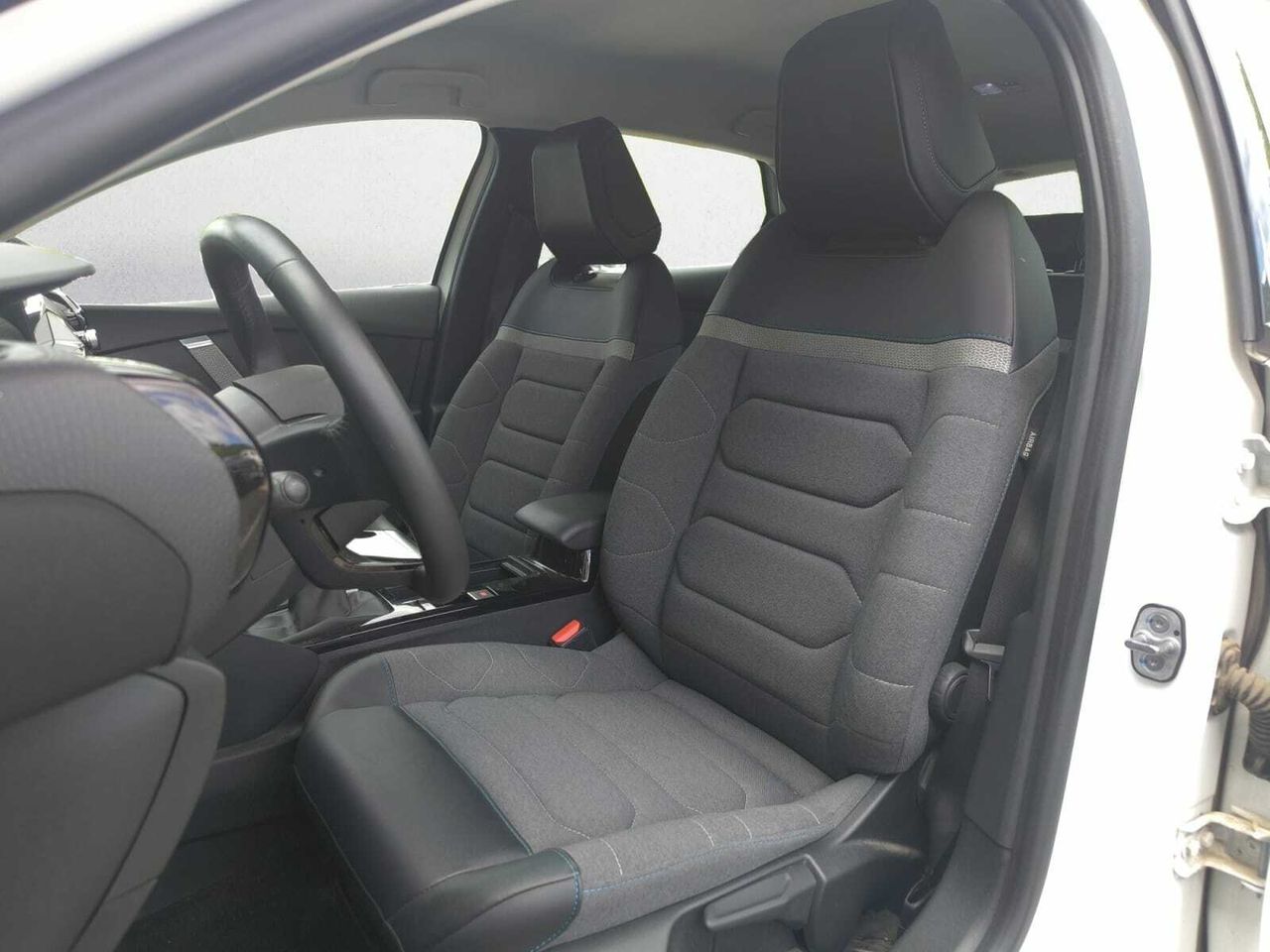 Citroën C4 BLUE HDI 110 CV FEEL PACK  - Foto 2