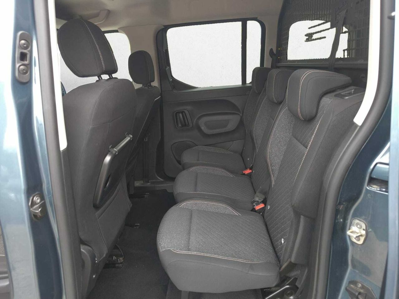 Peugeot Rifter ALLURE BUSINESS STANDARD BLUE HDI 100 CV  - Foto 2