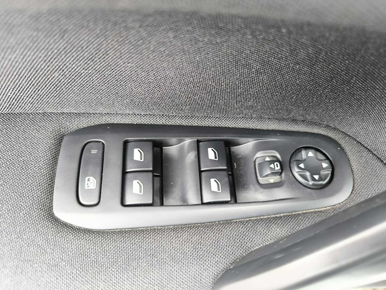 Peugeot 308 STYLE BLUE HDI 100 CV  - Foto 2
