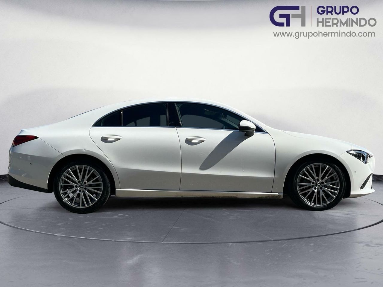 Mercedes Clase CLA 200 D DCT VENTAJ+ASIENTOS DEL CALEFAC + INT TELEFONOS  - Foto 2