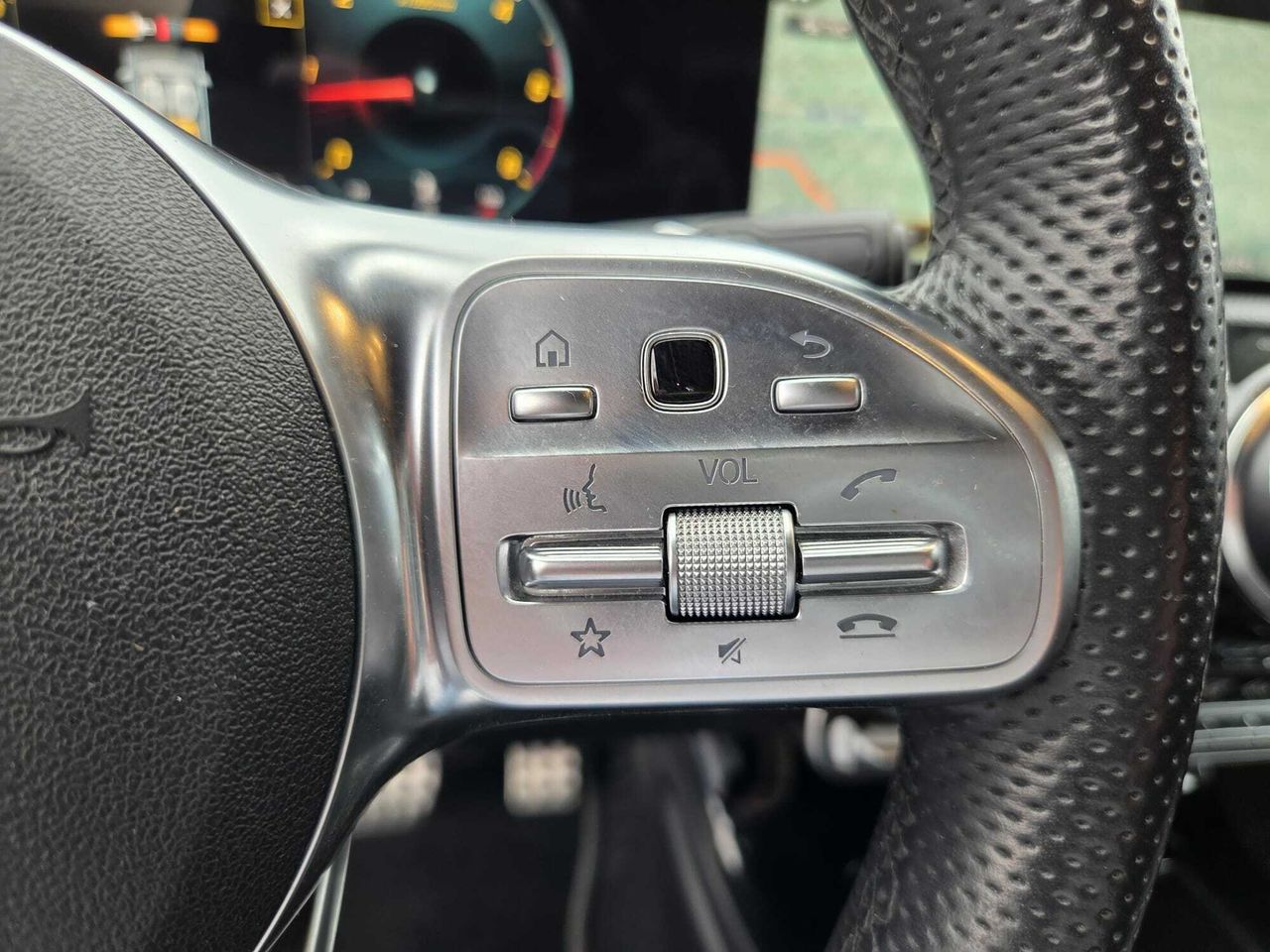 Mercedes CLA 200 D DCT AMG LINE + PAQ. PREMIUM + SMARTPHONE  - Foto 2