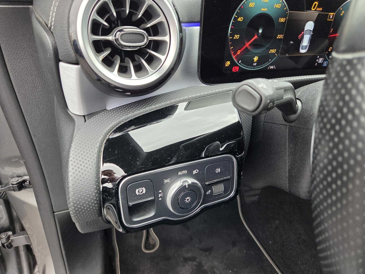 Mercedes CLA 200 D DCT AMG LINE + PAQ. PREMIUM + SMARTPHONE  - Foto 2