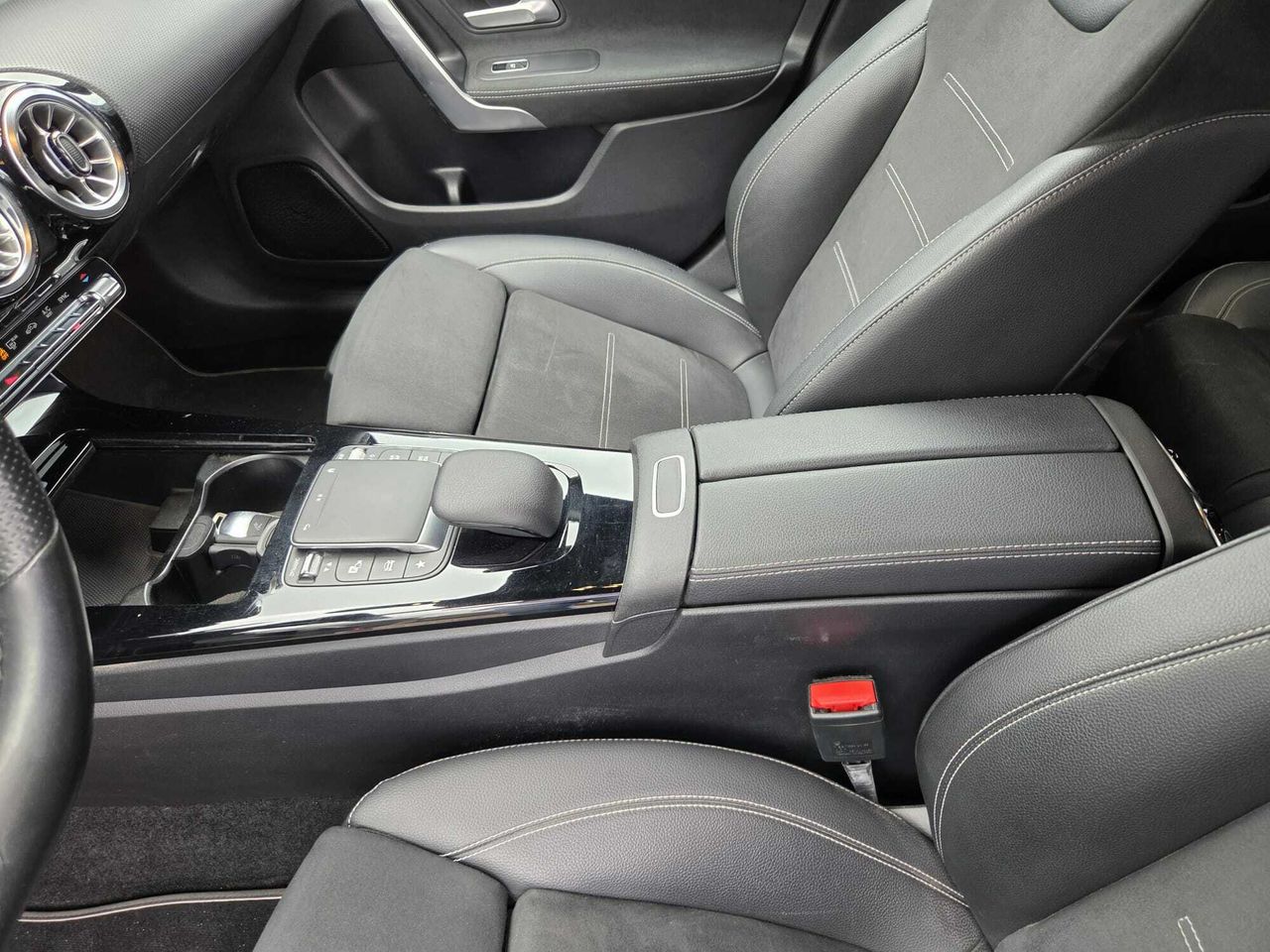 Mercedes CLA 200 D DCT AMG LINE + PAQ. PREMIUM + SMARTPHONE  - Foto 2