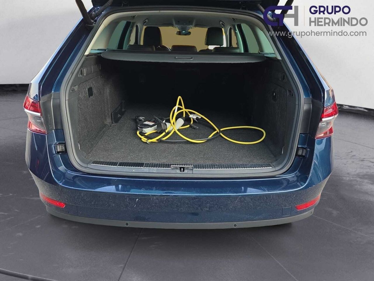 Skoda Superb COMBI STYLE 1.4 TSI IV P-HEV DSG  - Foto 2