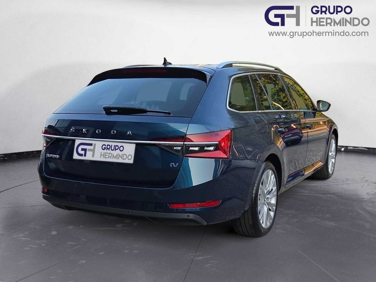 Skoda Superb COMBI STYLE 1.4 TSI IV P-HEV DSG  - Foto 2