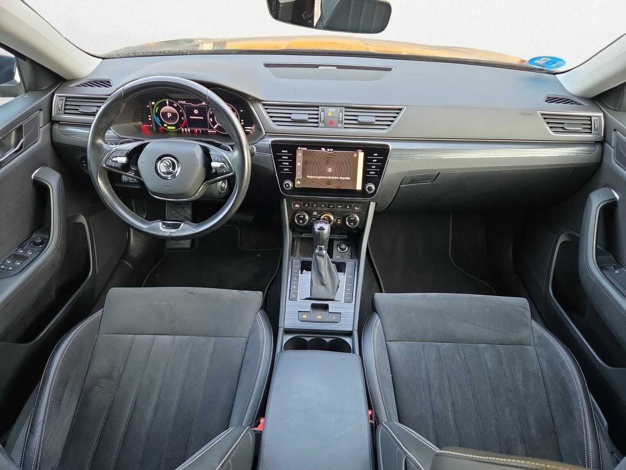 Skoda Superb COMBI STYLE 1.4 TSI IV P-HEV DSG  - Foto 2
