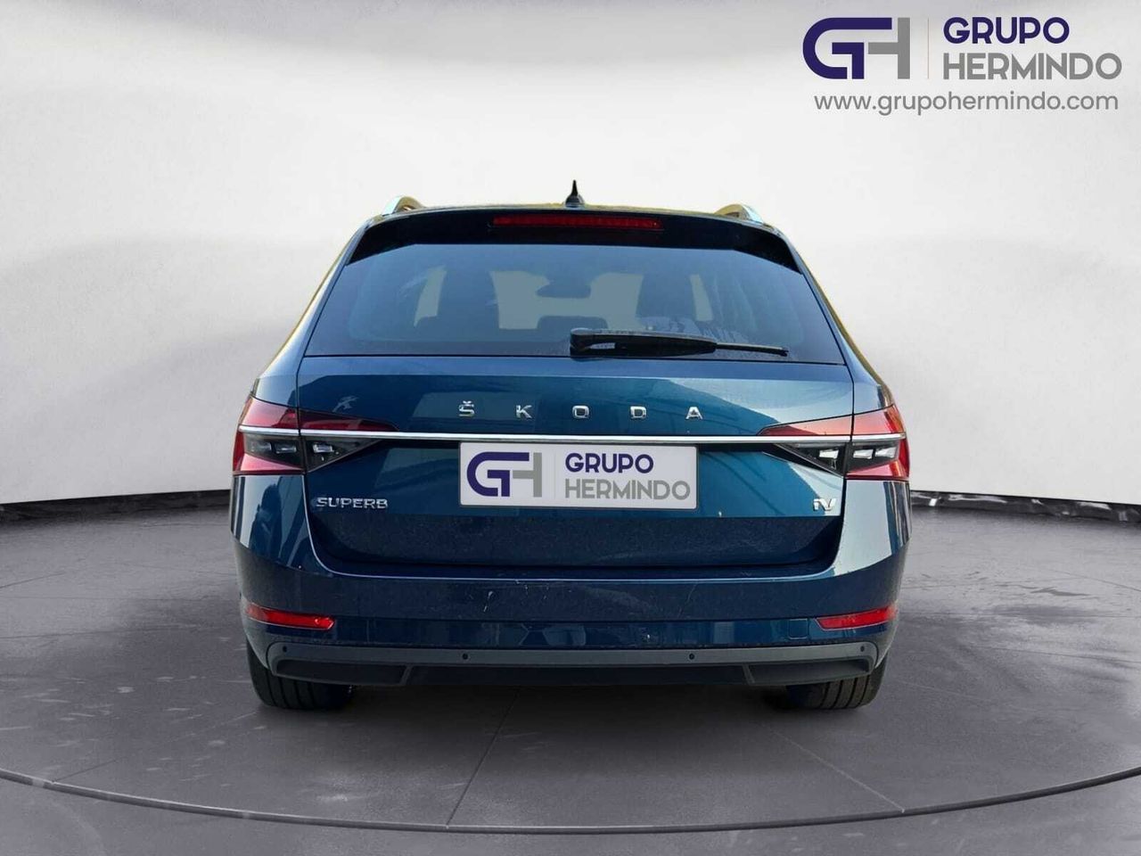 Skoda Superb COMBI STYLE 1.4 TSI IV P-HEV DSG  - Foto 2