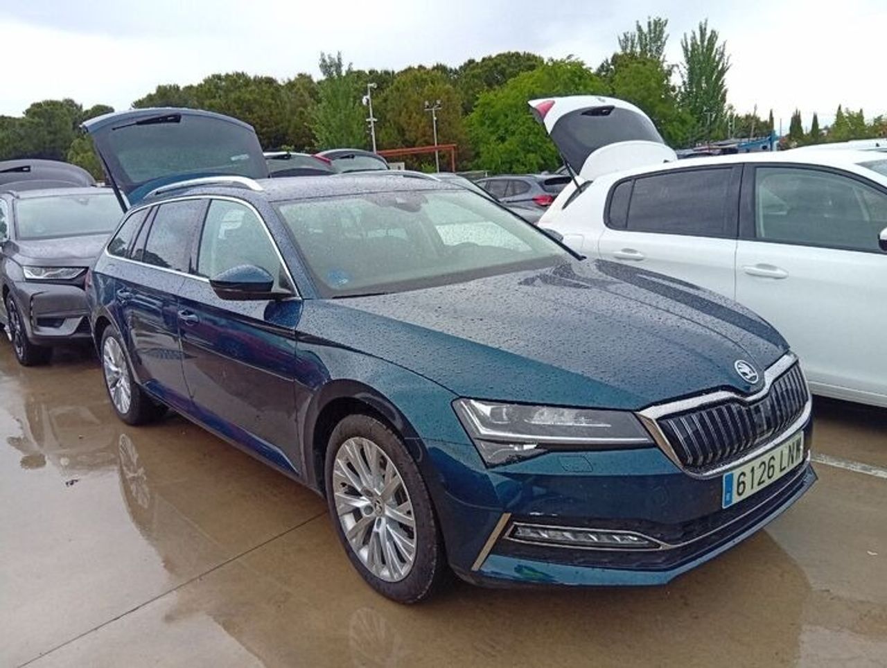 Skoda Superb COMBI STYLE 1.4 TSI IV P-HEV DSG  - Foto 2