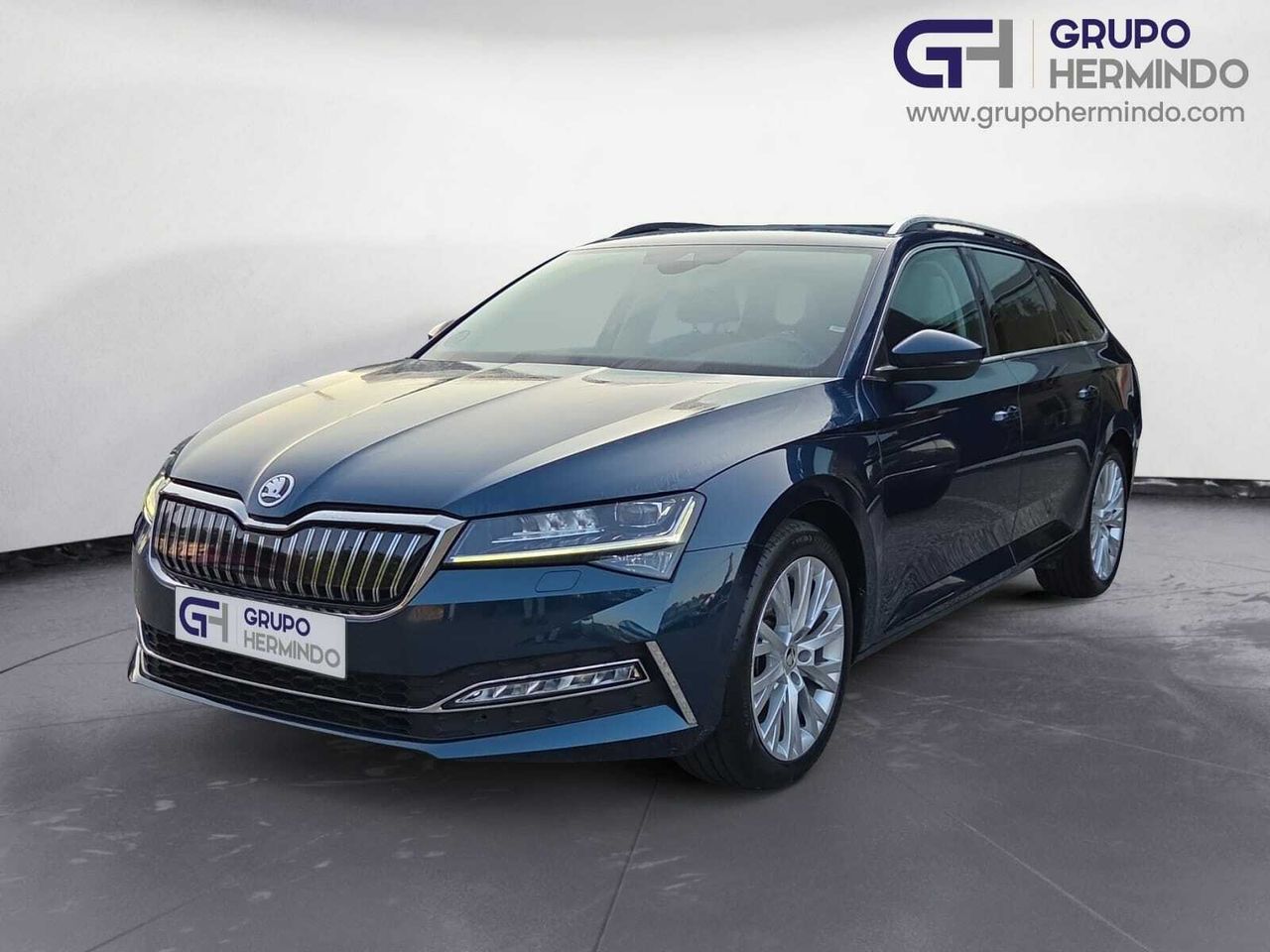 Skoda Superb COMBI STYLE 1.4 TSI IV P-HEV DSG  - Foto 2