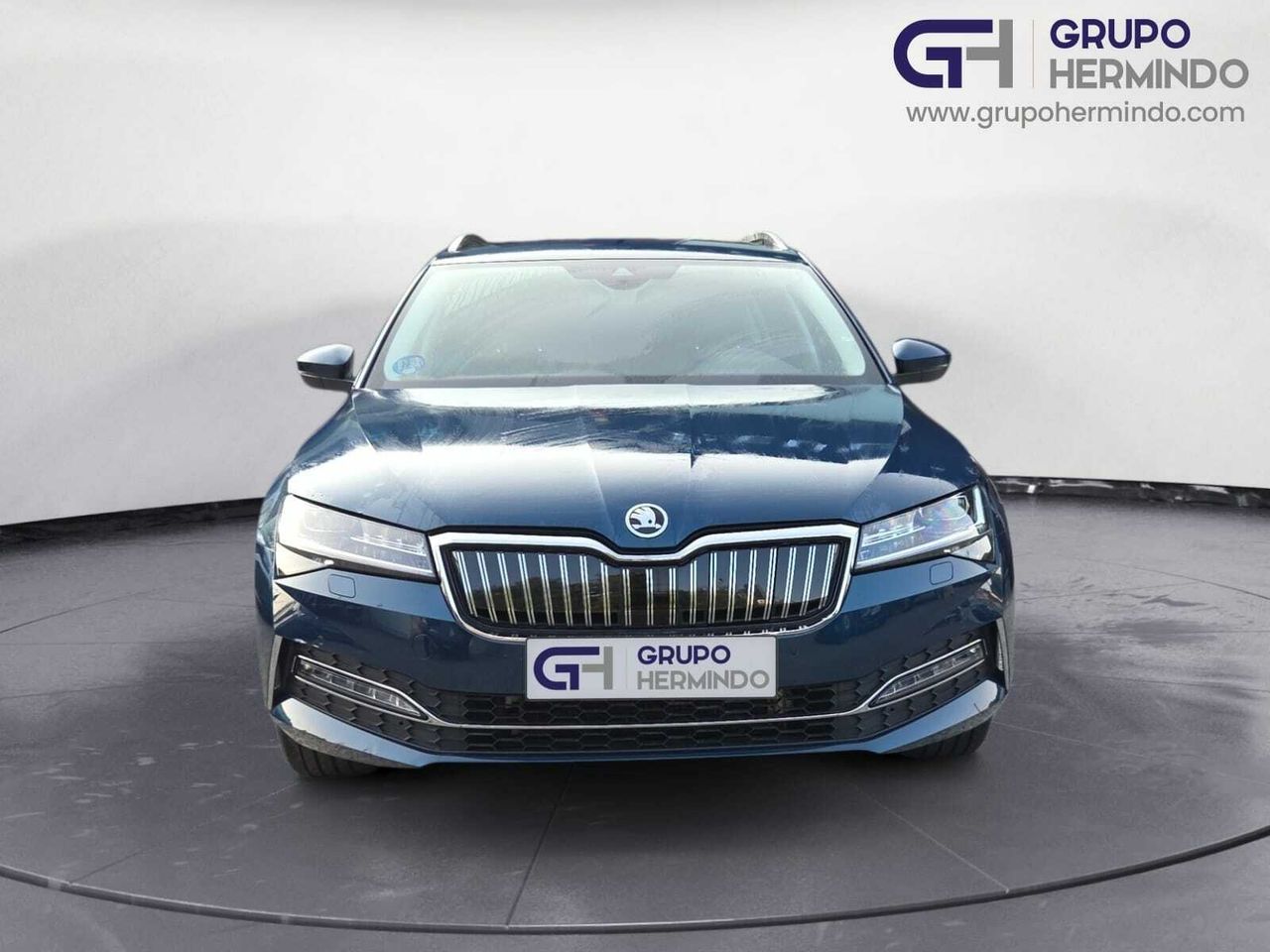 Skoda Superb COMBI STYLE 1.4 TSI IV P-HEV DSG  - Foto 2