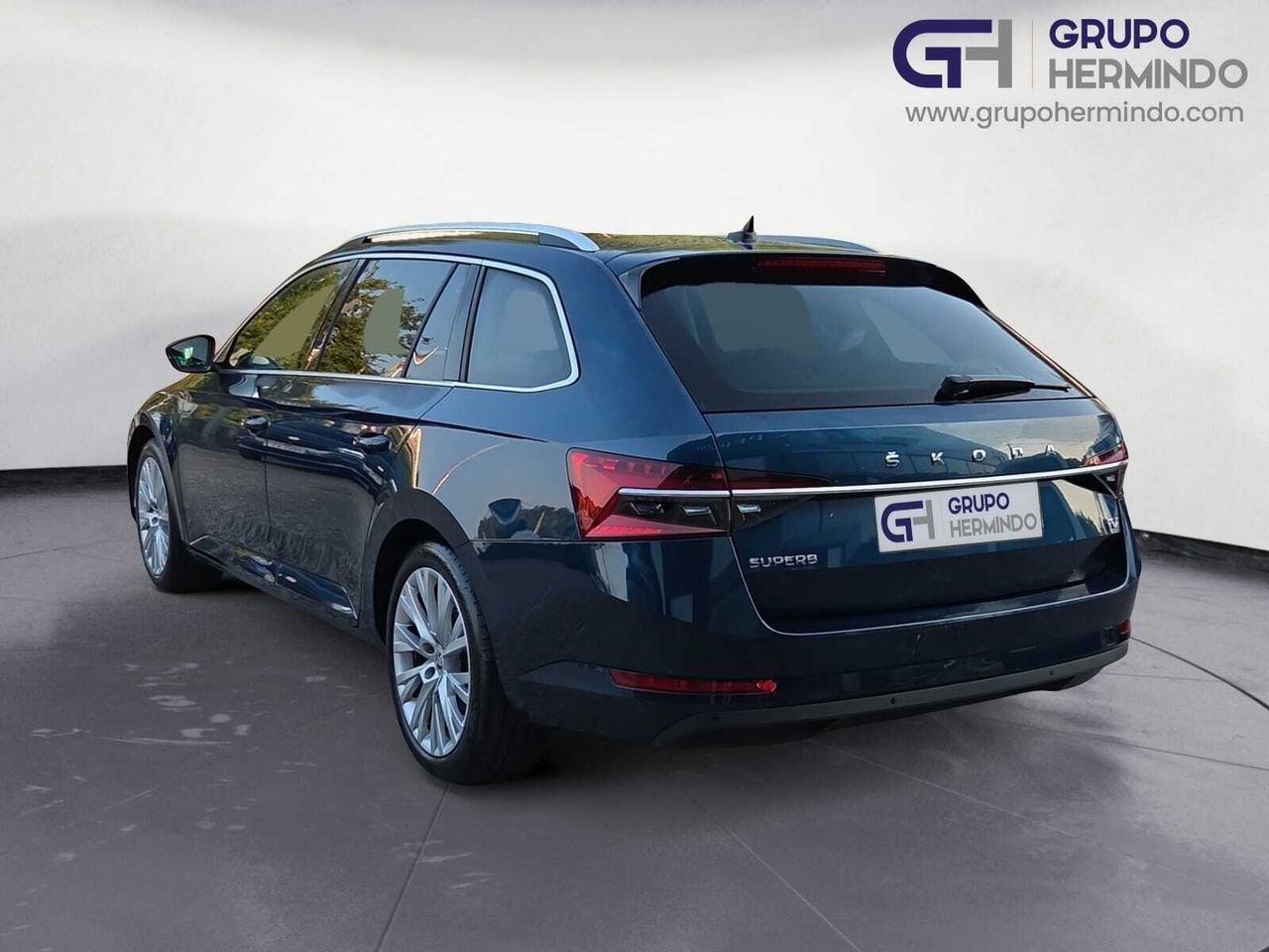 Skoda Superb COMBI STYLE 1.4 TSI IV P-HEV DSG  - Foto 2