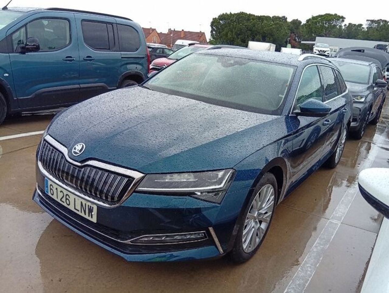 Skoda Superb COMBI STYLE 1.4 TSI IV P-HEV DSG  - Foto 2